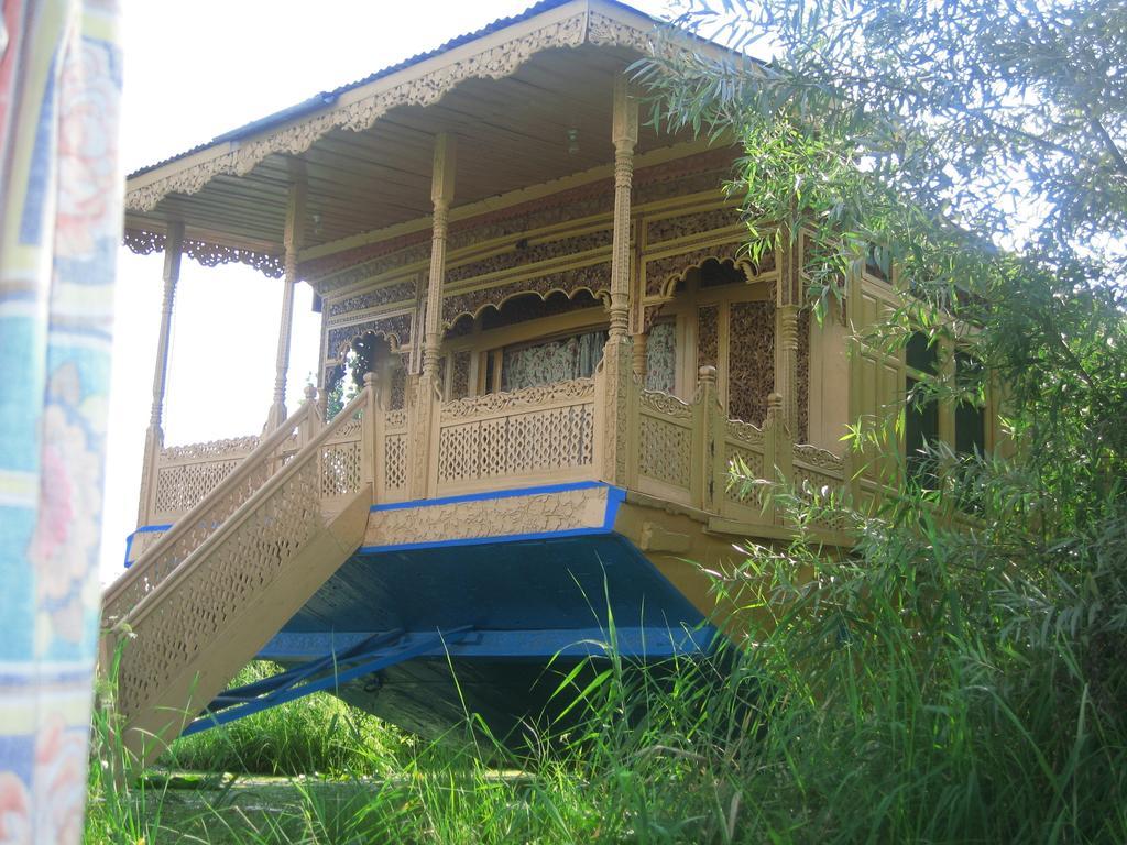 Akbar Group Of Heritage Houseboats Nagin Bagh Exteriör bild