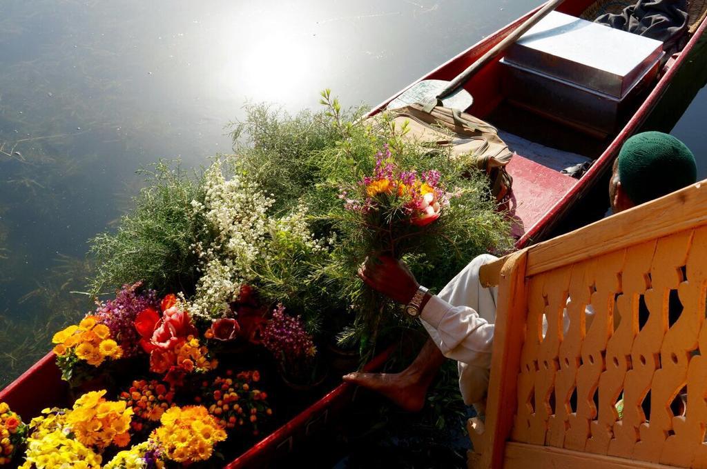 Akbar Group Of Heritage Houseboats Nagin Bagh Exteriör bild