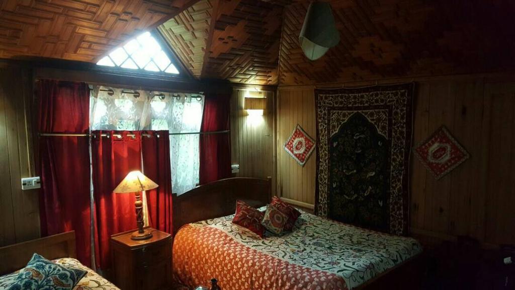 Akbar Group Of Heritage Houseboats Nagin Bagh Exteriör bild