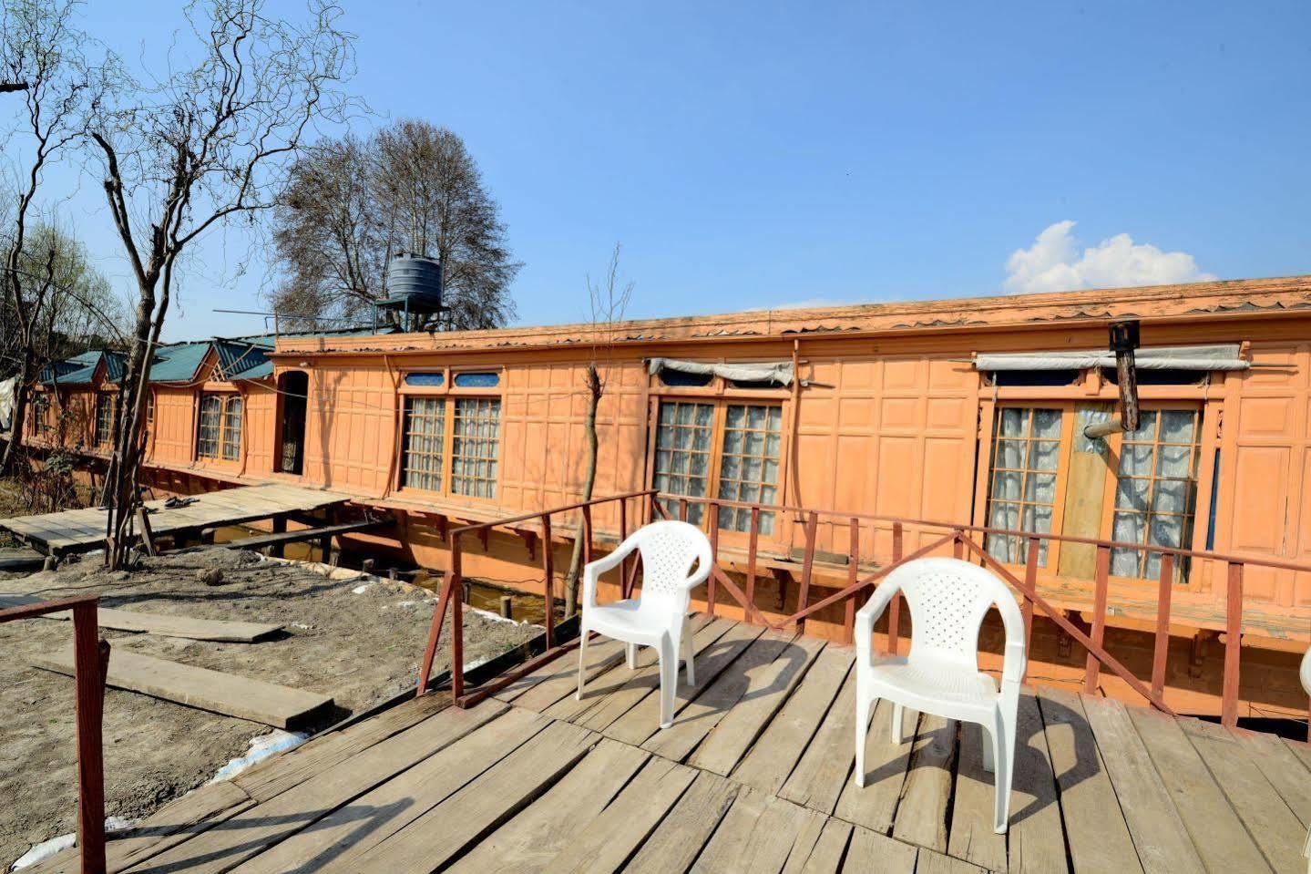 Akbar Group Of Heritage Houseboats Nagin Bagh Exteriör bild