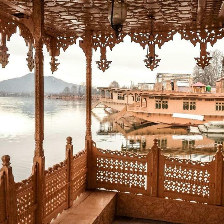 Akbar Group Of Heritage Houseboats Nagin Bagh Exteriör bild
